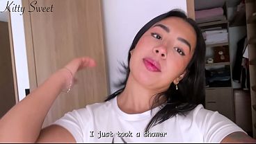 A creamy masturbation session before leaving home