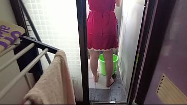 Bokep Indo terbaru – Janda garut cantik lagi nyuci baju malah di entot