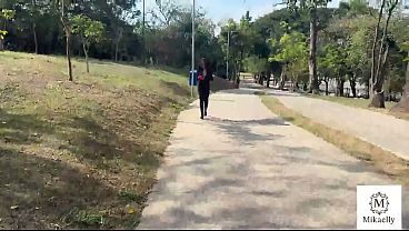 Brazilian Girl Casadinha safada, diz que vai correr e fode com amante do parque. Novinha safada, encontra o Tony Tigrão na praça e leva uma surra de rola do pauzudo.