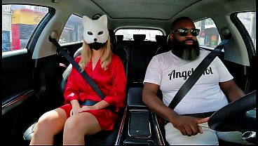 Casada rabuda na carona mais famosa do brasil só quer dar o cuzinho no carro