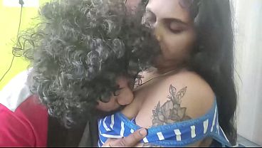 Hot Shimmy Boobs Sucking Romance – Mallu Couple Boobs Press Fun