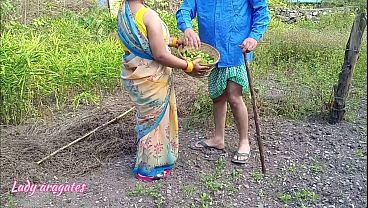 XXX Indian everbest couple enjoying sex life openly in outdoor