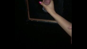 Falei para o Marido que fiz hora extra mais fui na casa de Swing. Casada muito safada, vai na casa de Swing e distribui a buceta na balada.